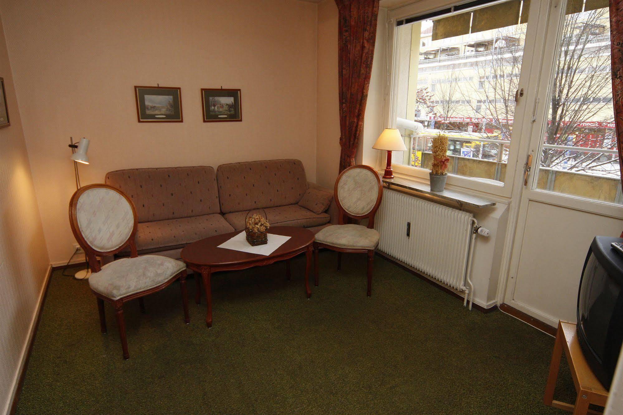 Hotel Aveny Bed & Breakfast イェブレ エクステリア 写真
