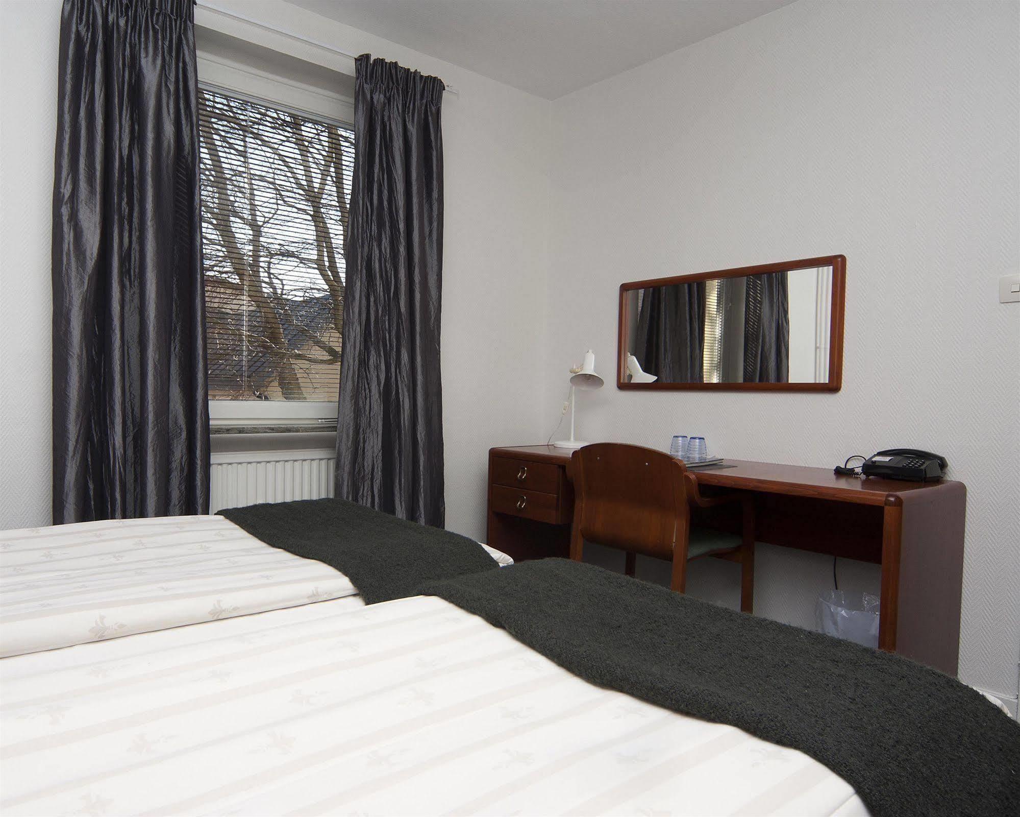 Hotel Aveny Bed & Breakfast イェブレ エクステリア 写真